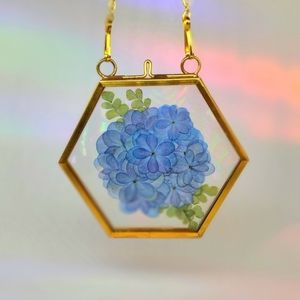 Floral Suncatchers, Hydrangea, hand-made with REAL flowers, Rainbow Blaster